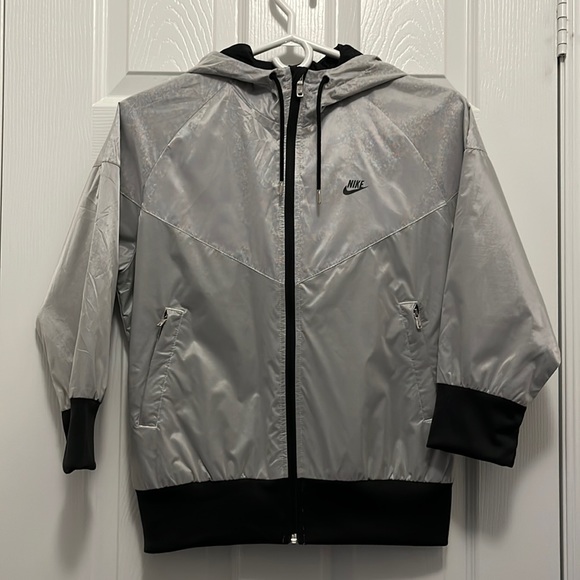Nike Windbreaker - Picture 1 of 6